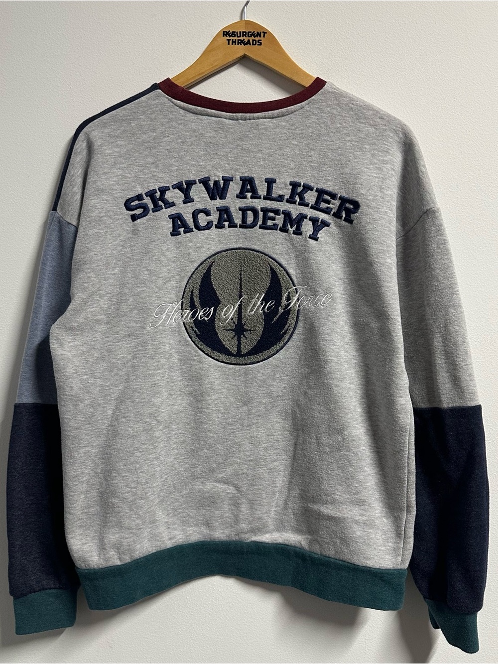 Star Wars Disneyland Resort Skywalker Academy Sweatshirt Gray Sz Small